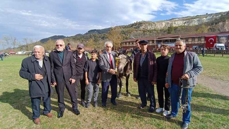 Ordu’da rahvan at yarışları büyük ilgiyle izlendi Ordu’da rahvan at yarışları büyük ilgiyle izlendi