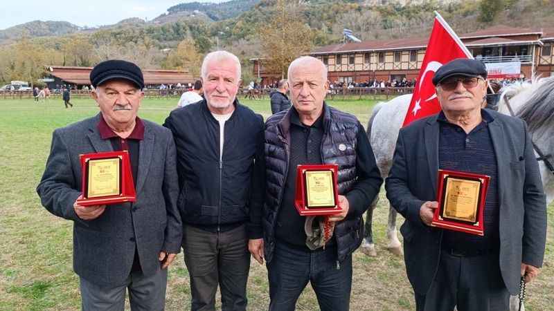 Ordu’da rahvan at yarışları büyük ilgiyle izlendi Ordu’da rahvan at yarışları büyük ilgiyle izlendi