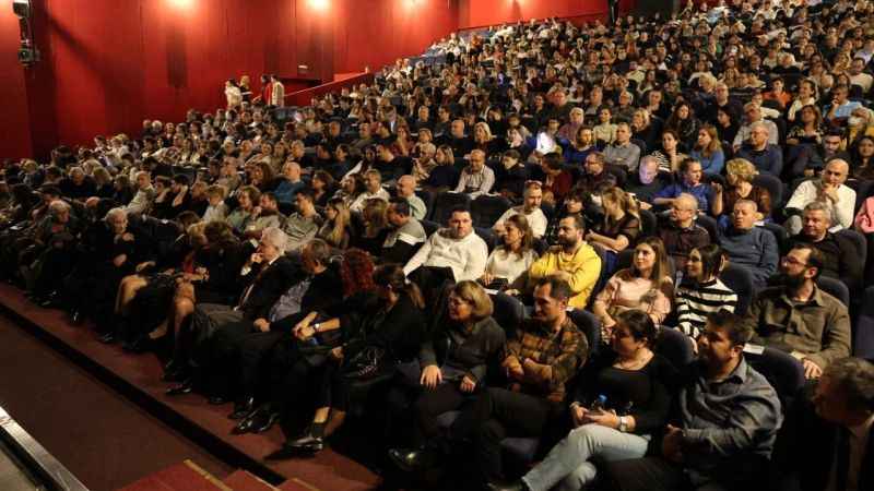 Gırgıriye İzmir'de galasını yaptı, izleyenler tam not verdi Gırgıriye İzmir'de galasını yaptı, izleyenler tam not verdi