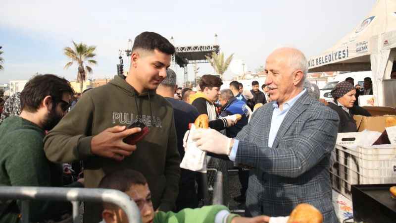 Karaduvar Balık Festivali'nde 12 ton balık dağıtıldı