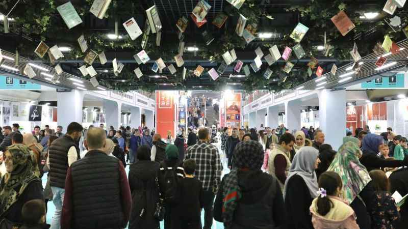 İnegöl Kitap Günleri'ne kitapseverlerden yoğun ilgi İnegöl Kitap Günleri'ne kitapseverlerden yoğun ilgi