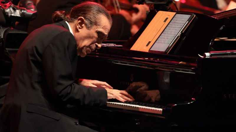 Antalya Piyano Festivali muhteşem açılışla başladı Antalya Piyano Festivali muhteşem açılışla başladı