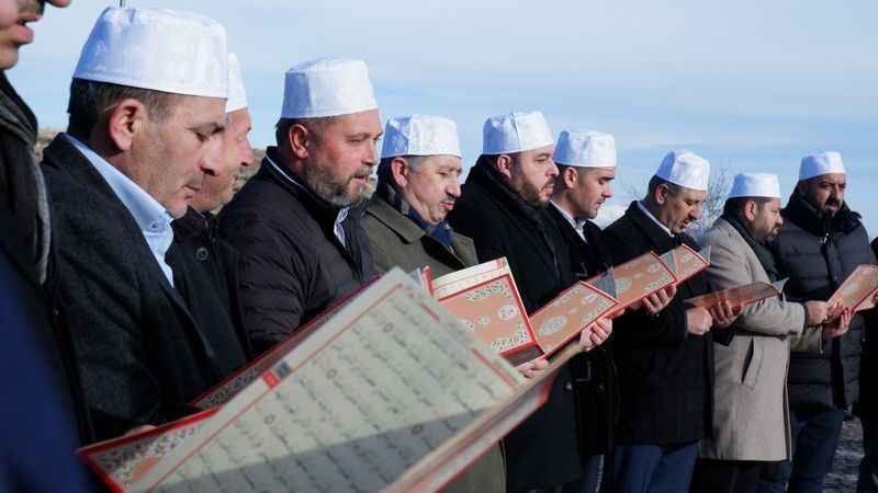 Erzurum’un 500 yıllık kadim geleneği dualarla başladı Erzurum’un 500 yıllık kadim geleneği dualarla başladı