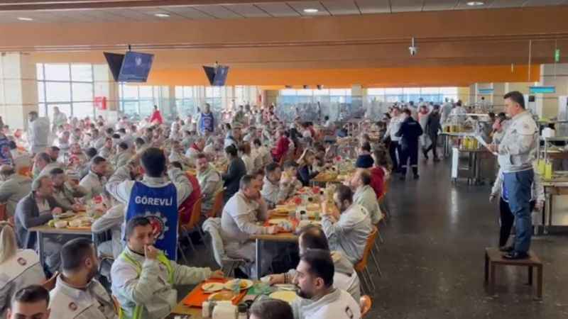 Tofaş Otomobil fabrikasında eylem Tofaş Otomobil fabrikasında eylem