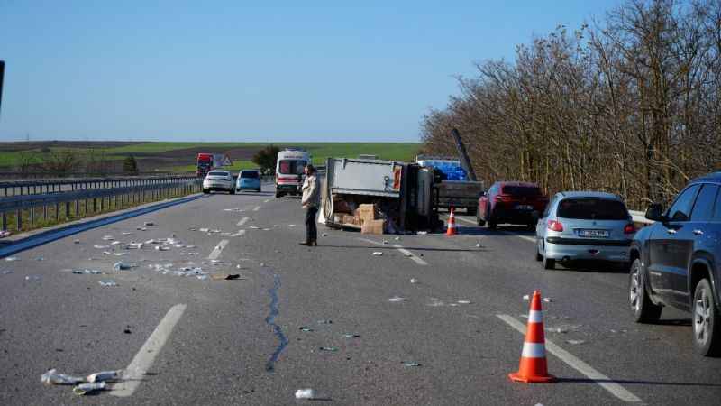 Edirne-İstanbul TEM Otoyolu kısmen trafiğe kapatıldı Edirne-İstanbul TEM Otoyolu kısmen trafiğe kapatıldı