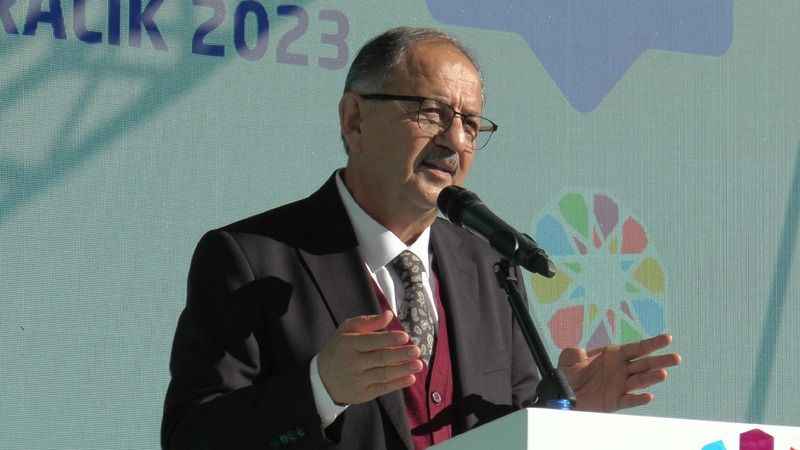 Bakan Özhaseki: "Her an her yerde deprem olabilir" Bakan Özhaseki: "Her an her yerde deprem olabilir"