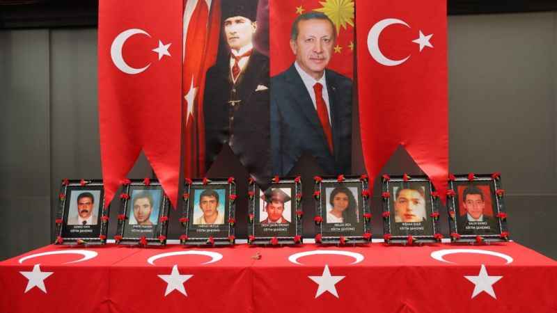 Diyarbakırlı şehidin ağabeyinden PKK'ya tepki Diyarbakırlı şehidin ağabeyinden PKK'ya tepki