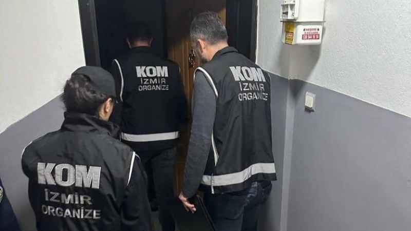 İzmir'de FETÖ operasyonu: 14 gözaltı İzmir'de FETÖ operasyonu: 14 gözaltı