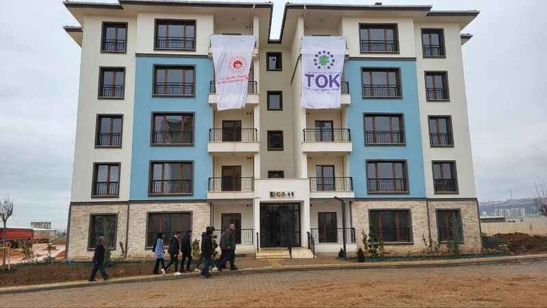 Depremzedeler konutlarına geçmek için sabırsızlanıyor Depremzedeler konutlarına geçmek için sabırsızlanıyor