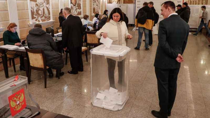 Rusya’da halk devlet başkanlığı seçimi için sandık başında Rusya’da halk devlet başkanlığı seçimi için sandık başında