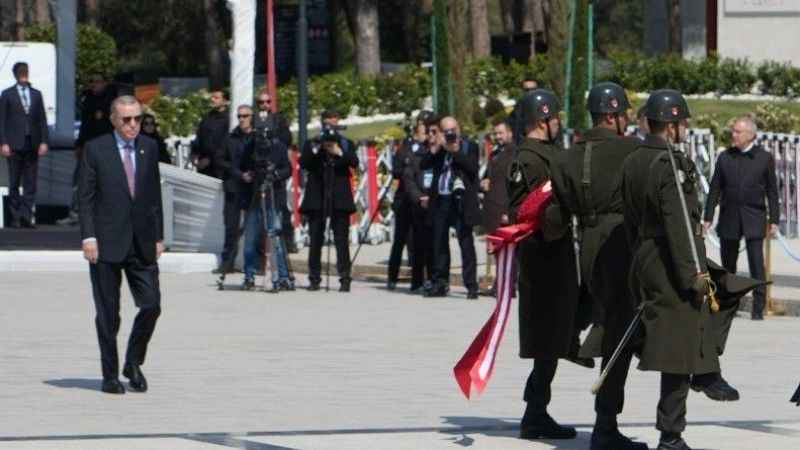 Cumhurbaşkanı Erdoğan: "Birlik beraberlik olursa 7 düvel gelse yıkılmayız" Cumhurbaşkanı Erdoğan: "Birlik beraberlik olursa 7 düvel gelse yıkılmayız"