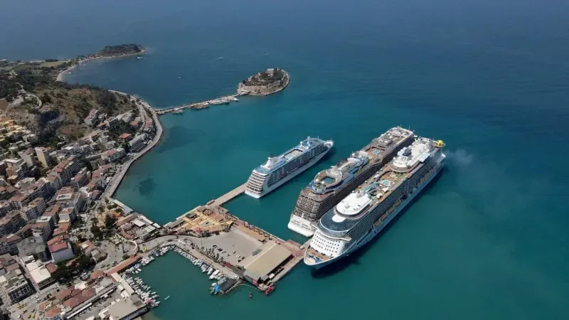 Prof. Dr. Ercan: "Ege Denizi'ndeki depremler yanardağ kaynaklı" Prof. Dr. Ercan: "Ege Denizi'ndeki depremler yanardağ kaynaklı"