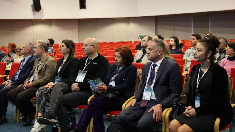 İzmir’de 3 Günlük ‘Tıp Bilişimi’ Zirvesi İzmir’de 3 Günlük ‘Tıp Bilişimi’ Zirvesi