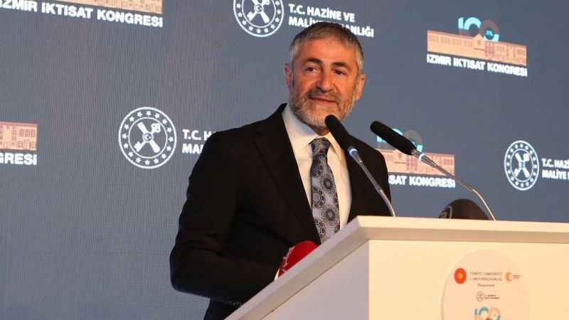 Otoparka dönüştürülen İzmir İktisat Kongresi yeniden inşa edildi Otoparka dönüştürülen İzmir İktisat Kongresi yeniden inşa edildi