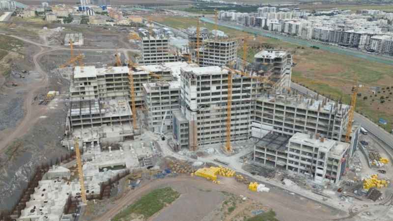 Şanlıurfa Şehir Hastanesi'nde sona yaklaşılıyor Şanlıurfa Şehir Hastanesi'nde sona yaklaşılıyor