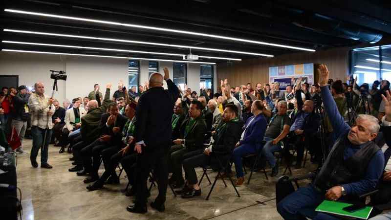 Kocaelispor yönetimi ibra edildi Kocaelispor yönetimi ibra edildi