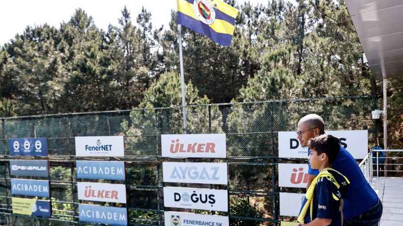 Alex de Souza’dan, Fenerbahçe'ye ziyaret Alex de Souza’dan, Fenerbahçe'ye ziyaret