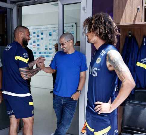 Alex de Souza’dan, Fenerbahçe'ye ziyaret Alex de Souza’dan, Fenerbahçe'ye ziyaret