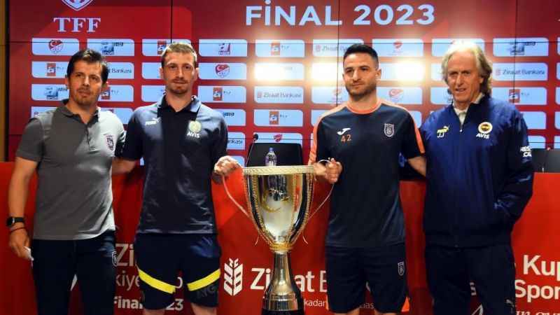 Jorge Jesus: "Geleceğimle ilgili kararı başkanımıza söyledim" Jorge Jesus: "Geleceğimle ilgili kararı başkanımıza söyledim"