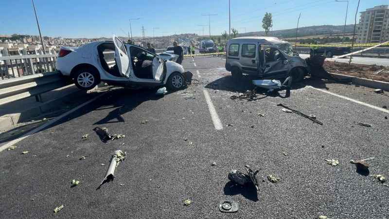 Şanlıurfa’da Feci Kaza: 3 Ölü, 2 Yaralı Şanlıurfa’da Feci Kaza: 3 Ölü, 2 Yaralı