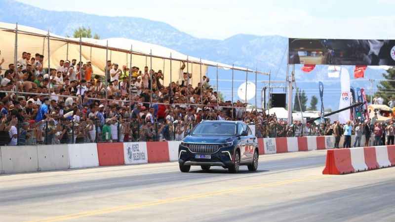 Türkiye’nin ilk yerli ve milli otomobili TOGG drag pistine çıktı Türkiye’nin ilk yerli ve milli otomobili TOGG drag pistine çıktı