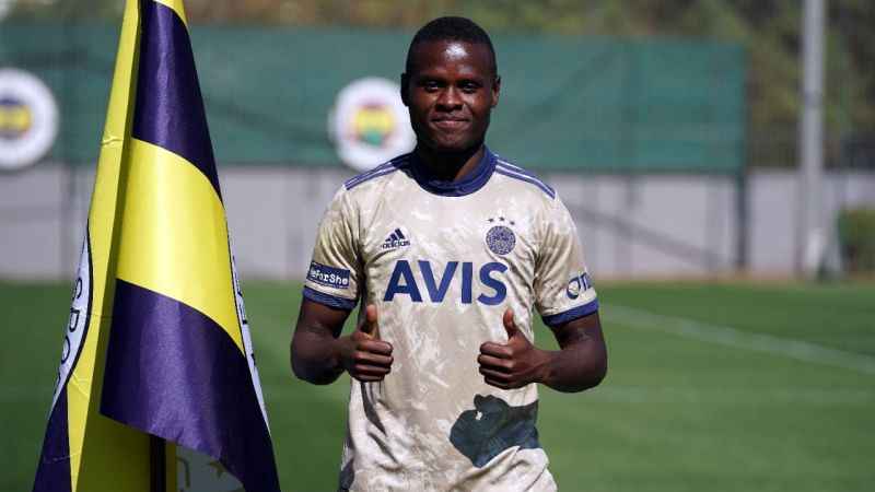 Fenerbahçe'de, Samatta ile yollar ayrıldı Fenerbahçe'de, Samatta ile yollar ayrıldı