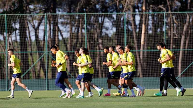 Fenerbahçe, yeni sezon hazırlıklarını sürdürdü Fenerbahçe, yeni sezon hazırlıklarını sürdürdü