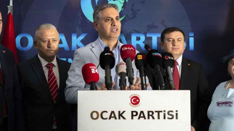 İYİ Parti’den istifa eden Çankaya İlçe Başkan Yardımcıları, Ocak Partisi’ne katıldı İYİ Parti’den istifa eden Çankaya İlçe Başkan Yardımcıları, Ocak Partisi’ne katıldı