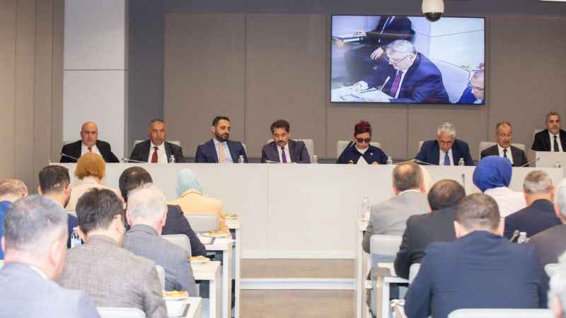 Erkılınç: "Resmi ilana bağlı yayıncılık ticari gerçeklerle bağdaşmıyor" Erkılınç: "Resmi ilana bağlı yayıncılık ticari gerçeklerle bağdaşmıyor"