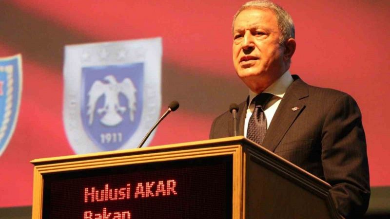 Bakan Akar: PKK/YPG destekçileri, teröristlere helikopter vererek suçüstü yakalanmışlardır Bakan Akar: PKK/YPG destekçileri, teröristlere helikopter vererek suçüstü yakalanmışlardır