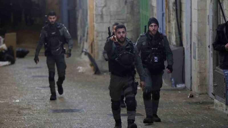 İsrail güçleri, Mescid-i Aksa’nın girişinde bir Filistinliyi öldürdü İsrail güçleri, Mescid-i Aksa’nın girişinde bir Filistinliyi öldürdü