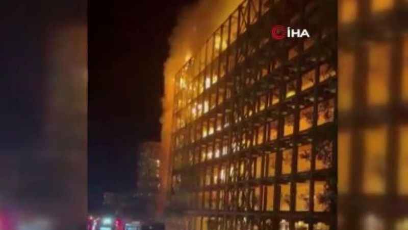 İzmir'de Fokart Sitesi'nde büyük yangın İzmir'de Fokart Sitesi'nde büyük yangın