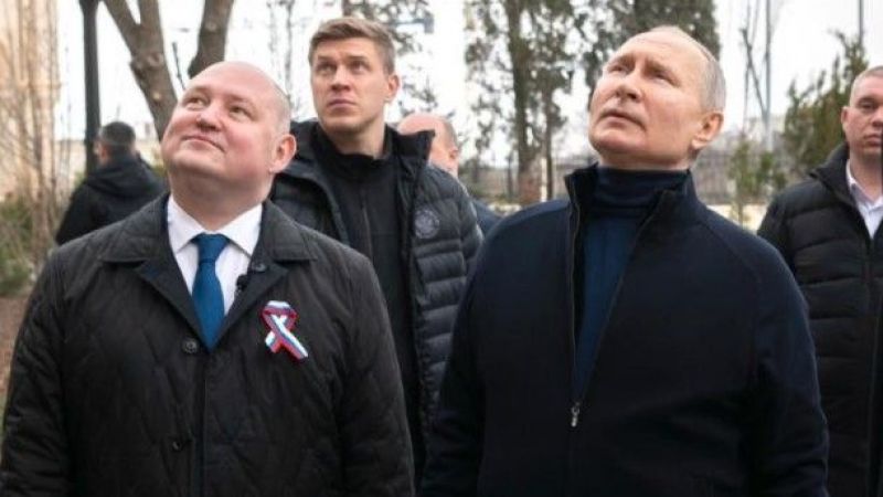 Putin’den Mariupol’e sürpriz ziyaret Putin’den Mariupol’e sürpriz ziyaret