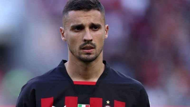 Fenerbahçe, Rade Krunic için Milan'la anlaşmaya vardı  Fenerbahçe, Rade Krunic için Milan'la anlaşmaya vardı