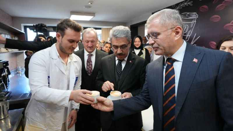 Üsküdar'da Mutfak Sanatları Akademisi açıldı Üsküdar'da Mutfak Sanatları Akademisi açıldı