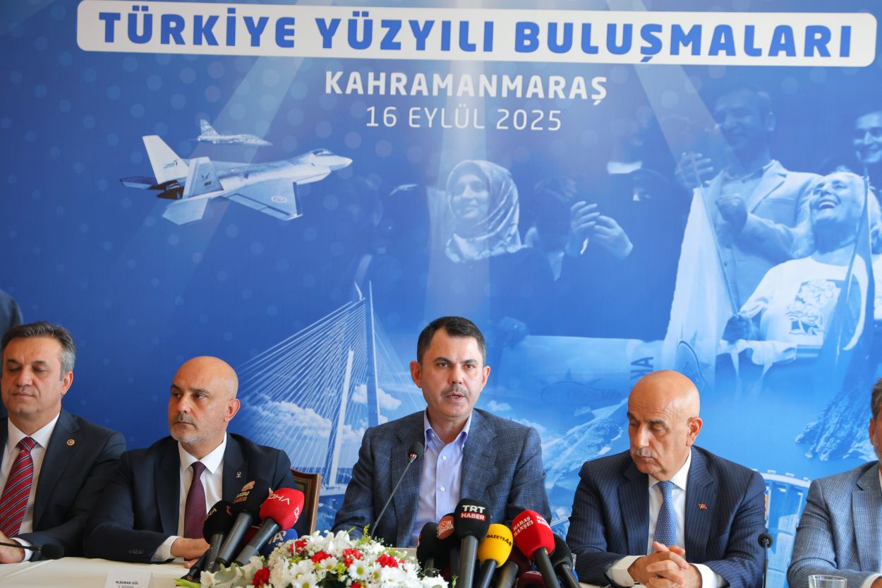 Bakan Kurum: "Deprem bölgesinde her üç depremzededen ikisi evine kavuştu" Bakan Kurum: "Deprem bölgesinde her üç depremzededen ikisi evine kavuştu"