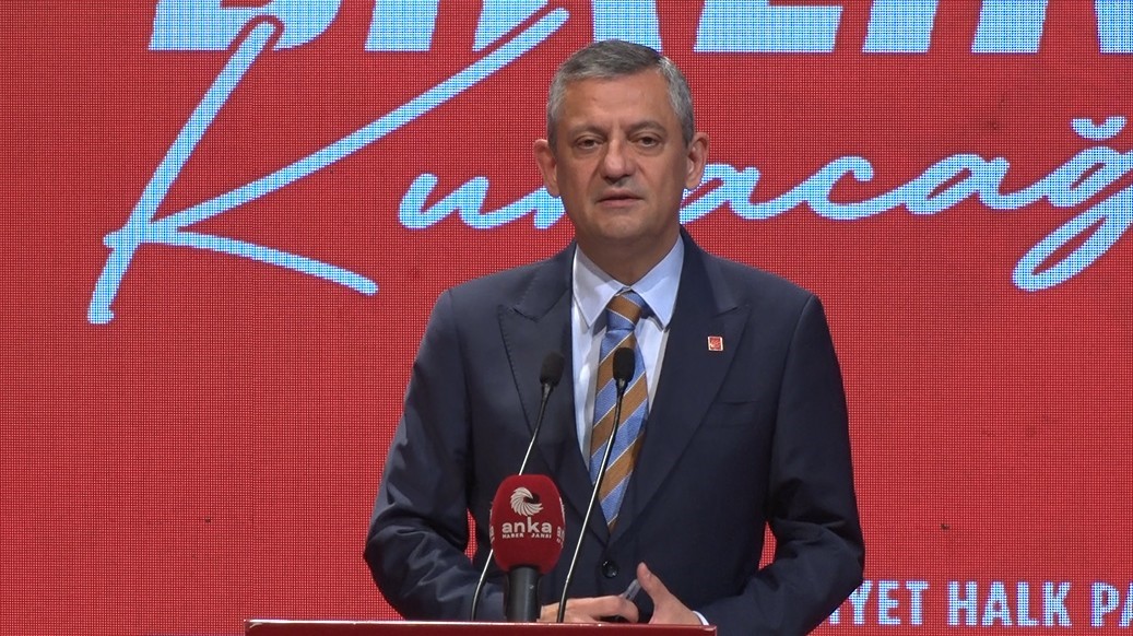 CHP Lideri Özel: "4-9 Eylül parti tüzüğümüzde artık Kuruluş Haftası olarak tanımlandı" CHP Lideri Özel: "4-9 Eylül parti tüzüğümüzde artık Kuruluş Haftası olarak tanımlandı"