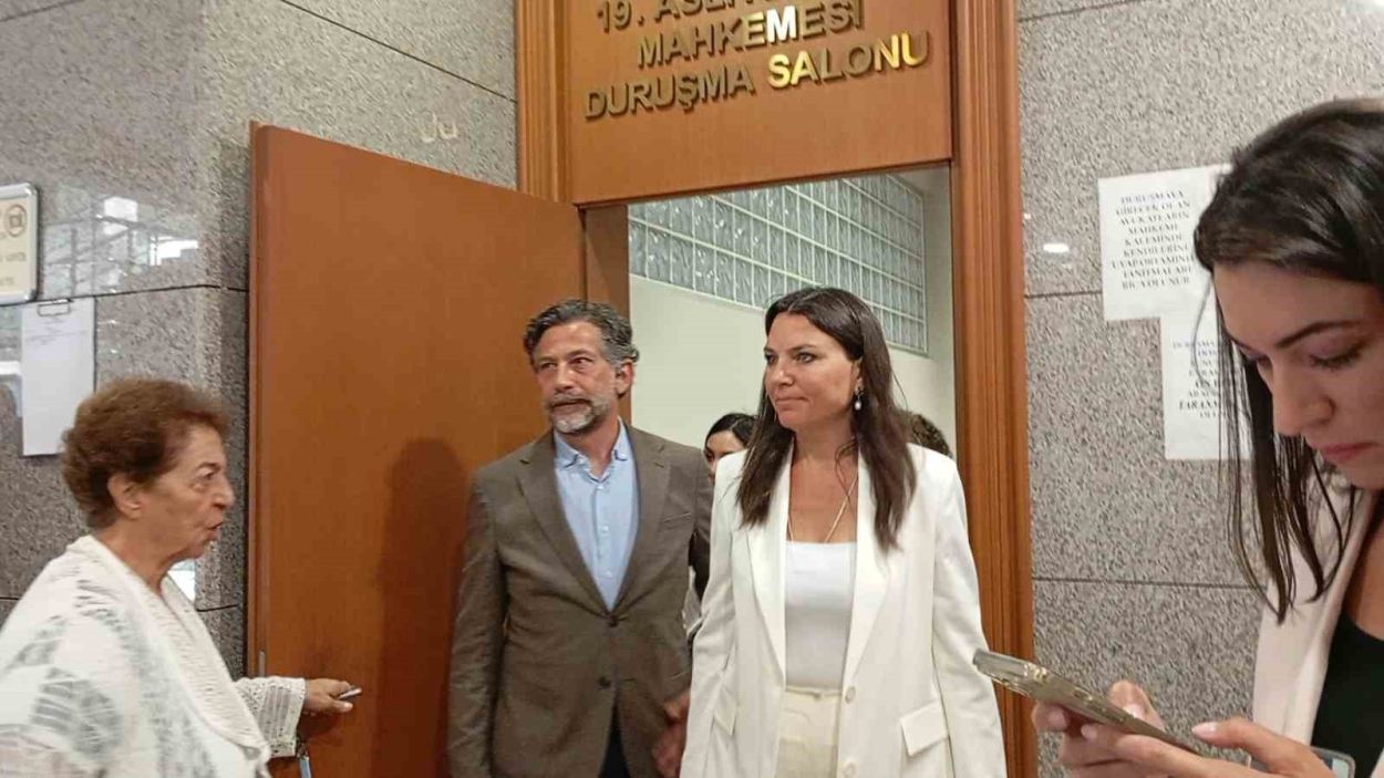 Gazeteci Ece Üner beraat etti Gazeteci Ece Üner beraat etti