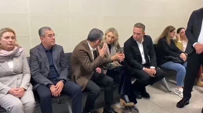 Ekrem İmamoğlu ’casusluk’ soruşturması kapsamında ifade vermek üzere adliyede Ekrem İmamoğlu ’casusluk’ soruşturması kapsamında ifade vermek üzere adliyede