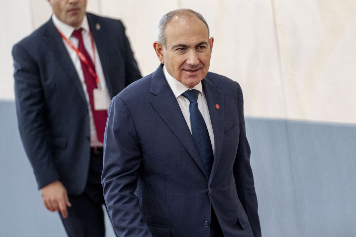 Ermenistan Başbakanı Paşinyan: "Türkiye-Azerbaycan arasında tır taşımacılığını sağlamaya hazırız" Ermenistan Başbakanı Paşinyan: "Türkiye-Azerbaycan arasında tır taşımacılığını sağlamaya hazırız"