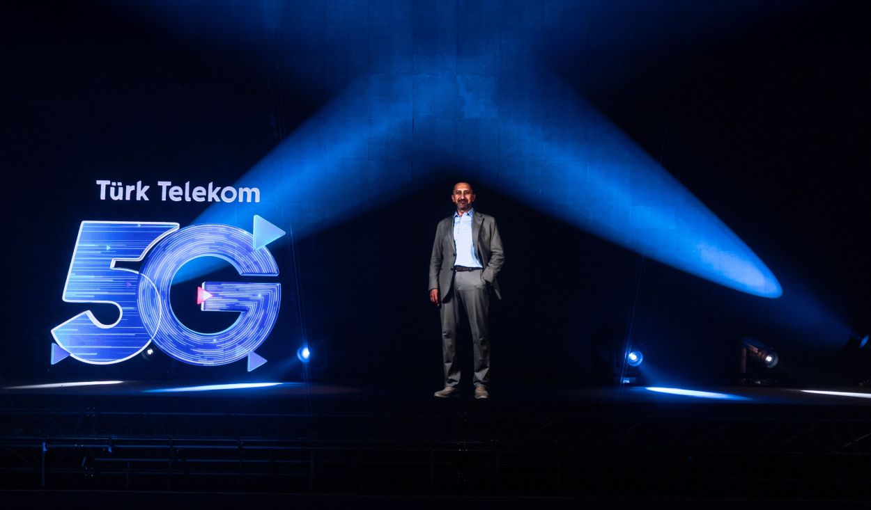 Türk Telekom Bir İlke İmza Attı: 5G Hologram ile Canlı Basın Toplantısı
