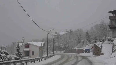 Uludağ’da kar 1 metreyi aştı, zincirsiz çıkışa izin verilmiyor