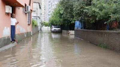 Adana’yı sabah saatlerinde sağanak vurdu