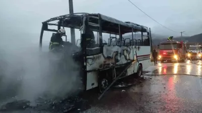 Yalova’da faciadan dönüldü...Öğrenci servisi alevlere teslim oldu