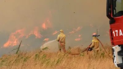 Çanakkale’de orman yangınına 8 uçak, 4 helikopter havadan müdahale ediyor