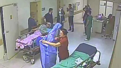 Sağlık ekibi sayesinde bebeğini deprem anında doğurdu