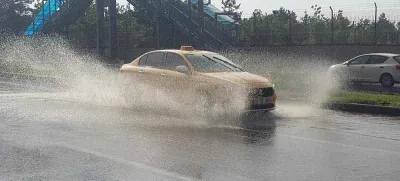 Erzurum’da sağanak yağış hayatı durma noktasına getirdi