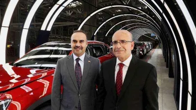 Bakanlar TOGG tesislerini gezdi