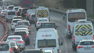 İstanbul'da trafik yoğunluğu başladı