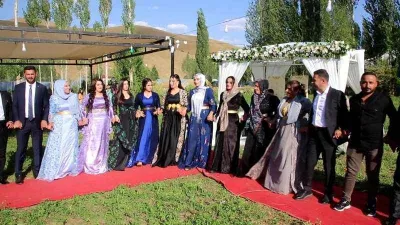 Geline kilolarca altın, damada ise 2 milyon TL takıldı